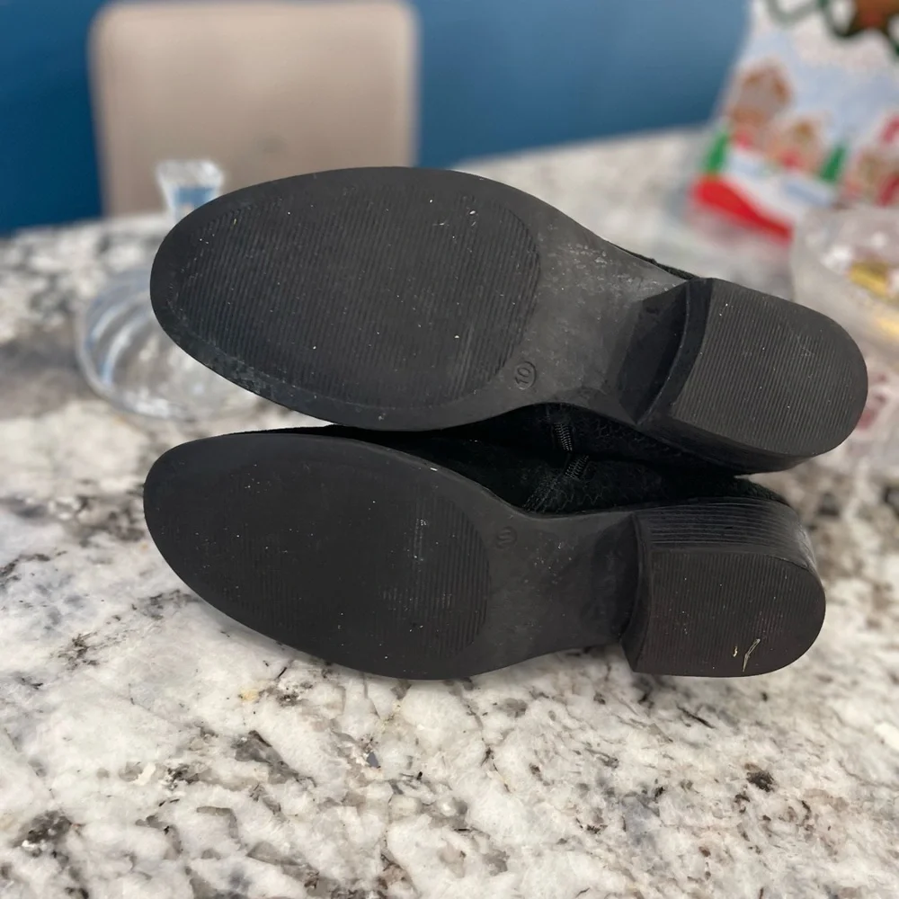 Michael Shannon Booties woman’s size 10